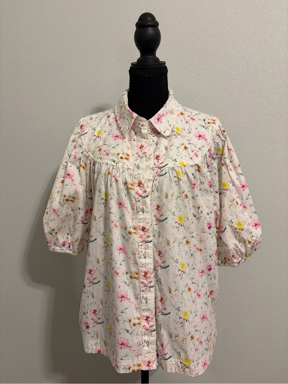 Crown & Ivy White Floral Puff Sleeve Button Front Blouse XL